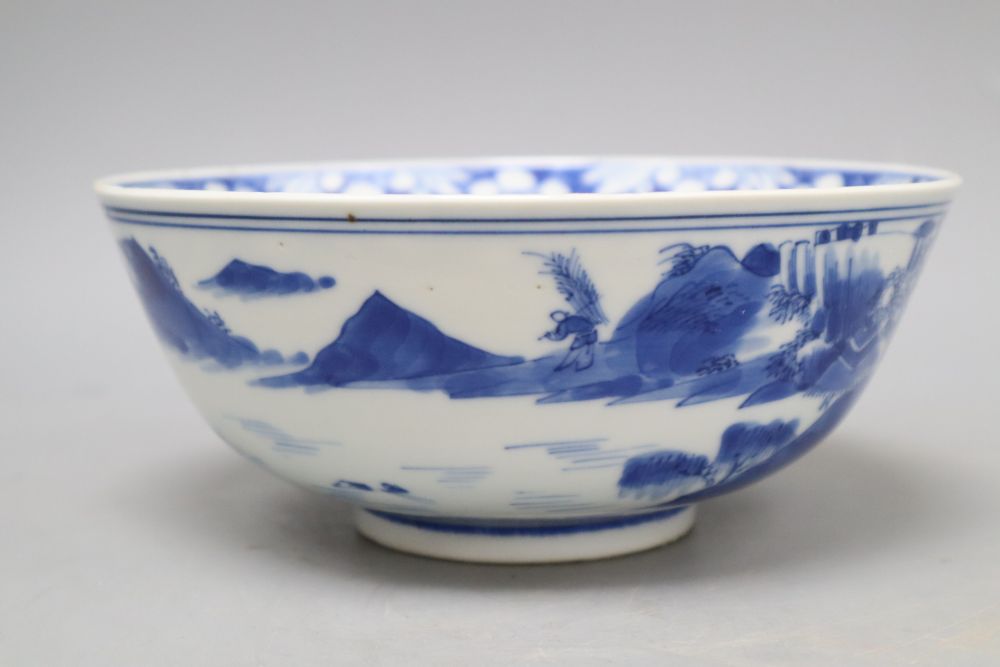 A 19th century Chinese blue and white bowl, diameter 18cm